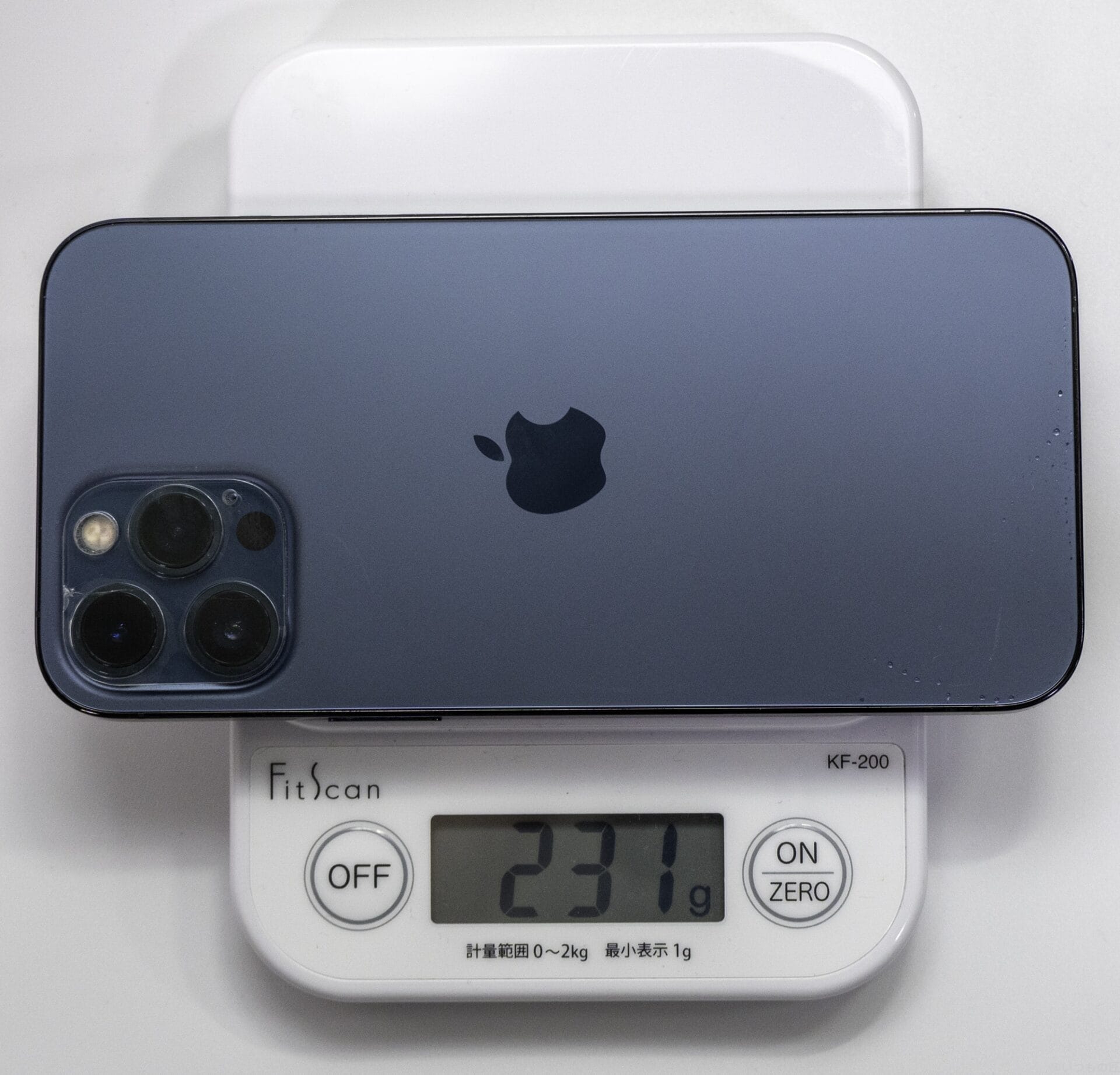 iphone 12 pro maxを計量器に載せた | スマホを検証してみた iPhone 12 Pro Maxを計量器に載せた