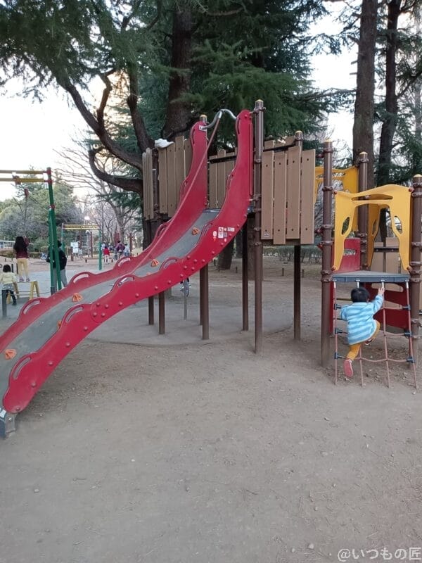 libero5g2-photo-03 | スマホを検証してみた 近所の公園の遊具で遊ぶ息子