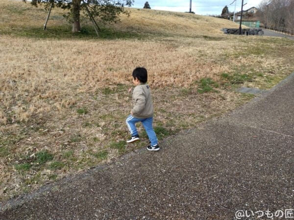 xperia-ace-three-photo-running-child | スマホを検証してみた 走る子供(屋外撮影)