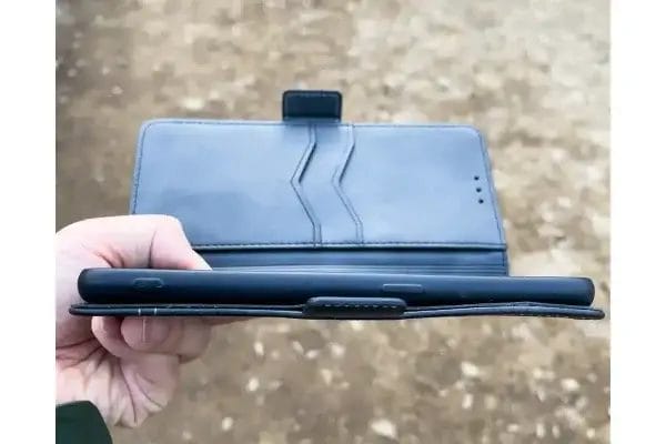 oppo-reno5aの筆者が選んだケースの側面 | スマホを検証してみた oppo-reno5aの筆者が選んだケースの側面