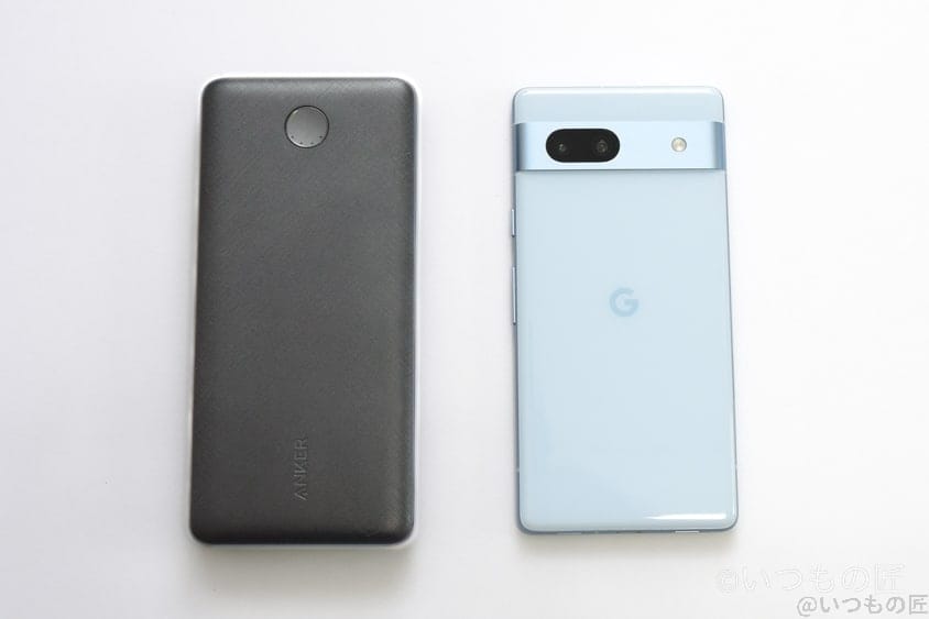 Google Pixel 7aとモバイルバッテリー