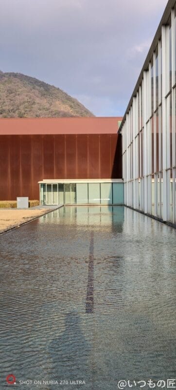 nubia Z70 Ultra カメラ 建物を屋外撮影した写真