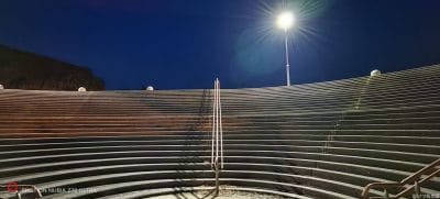 屋外の階段を暗所撮影した写真 | スマホを検証してみた nubia Z70 Ultra カメラ 屋外の階段を暗所撮影した写真