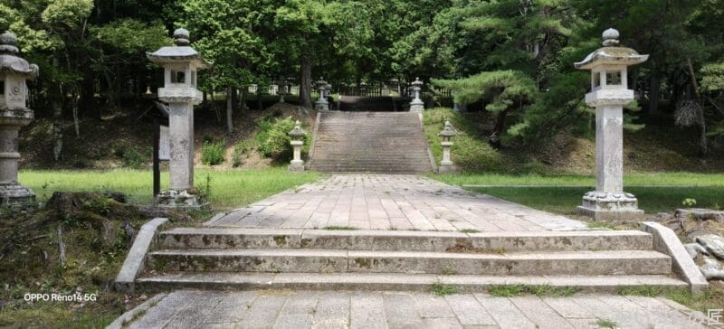 OPPO Reno14 5G カメラ 森の中の境内