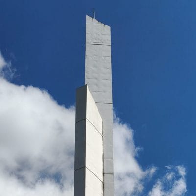 晴天下の白いオブジェ | スマホを検証してみた OPPO Reno14 5G カメラ 晴天下の白いオブジェ